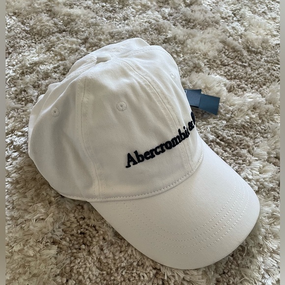 NWT Abercrombie & Fitch Men’s White Logo Baseball Cap - Picture 3 of 4
